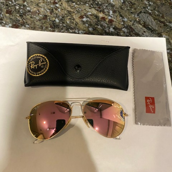 Ray-Ban Aviators - Picture 2 of 7